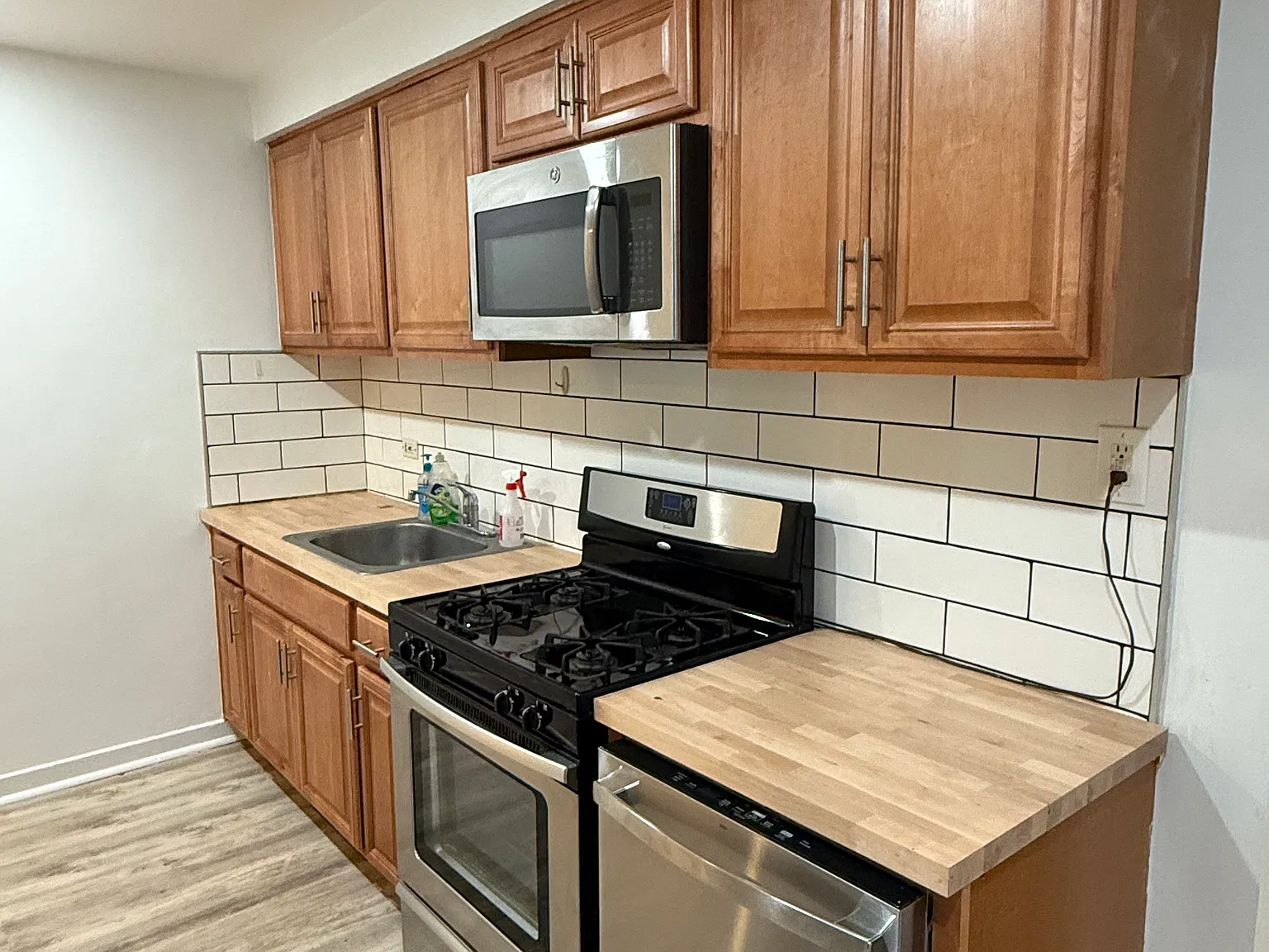 2 bed, 850 sqft, $1,875 — Photo 3