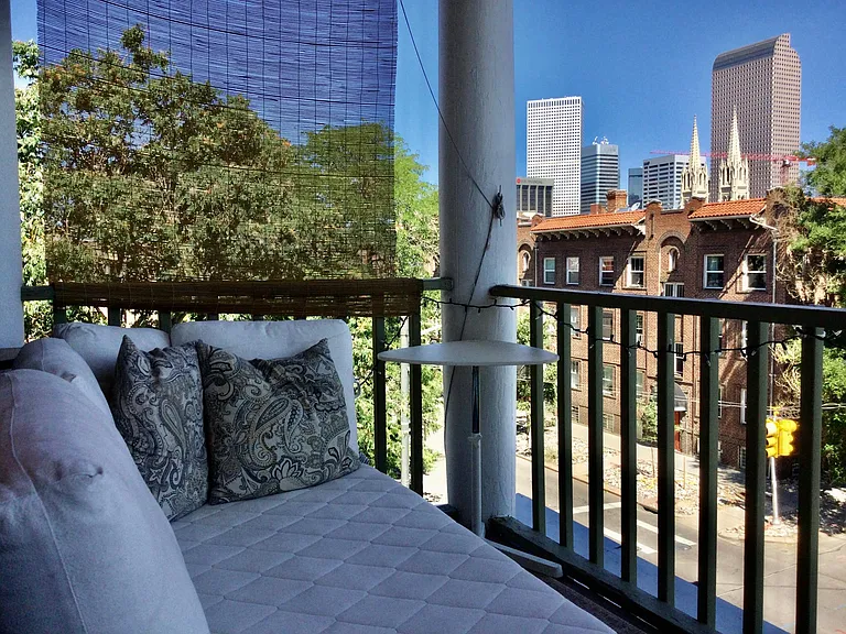 1376 N Pearl St #301 — Photo 23