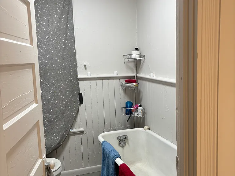 606 Court St #3 — Photo 8