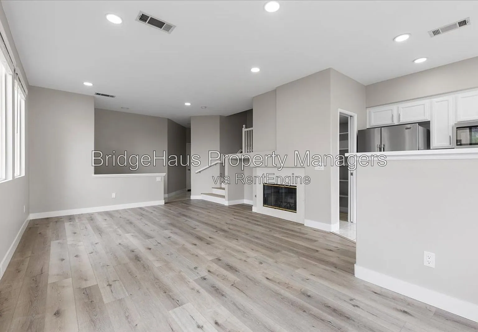 2 bed, 2.5 bath, 1200 sqft, $3,350 — Photo 3