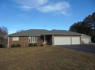 403 Jackson Forest Rd, Paris, TN 38242