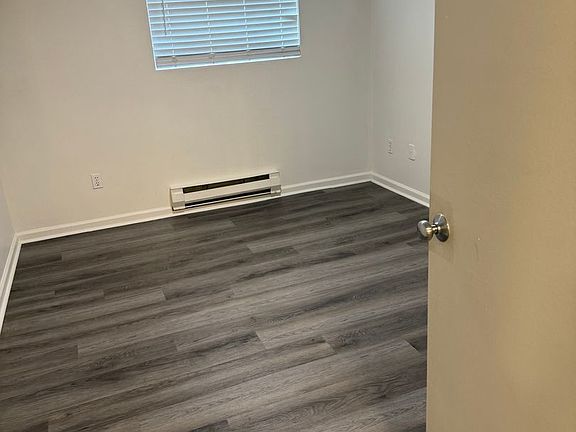 3rd image of 1522 1st Ave W #102