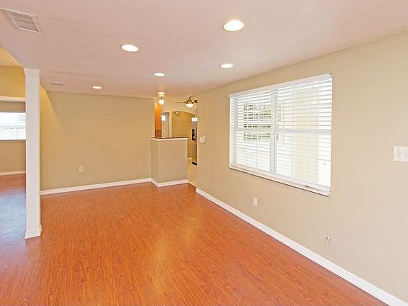 Living Room (2)