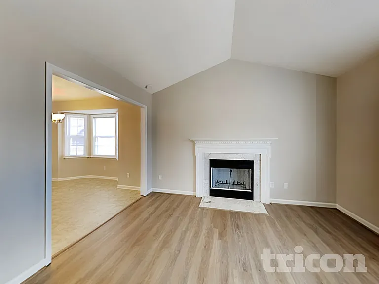 1428 Smokey Mountain Dr — Photo 2