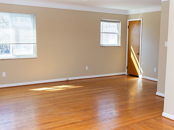 5th image of 326 Catalpa Dr