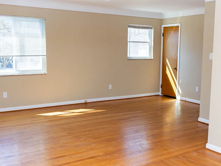 326 Catalpa Dr — Photo 5