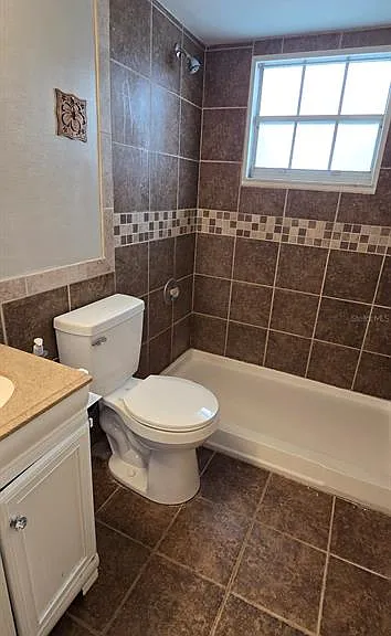 588 Fairways Ln #E201 — Photo 4