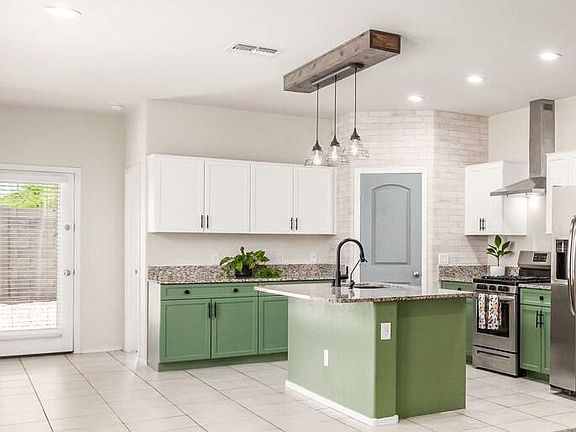 4th image of 29963 W MONTEREY Drive