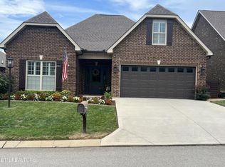 2319 Torrey Pines Dr, Maryville, TN 37801