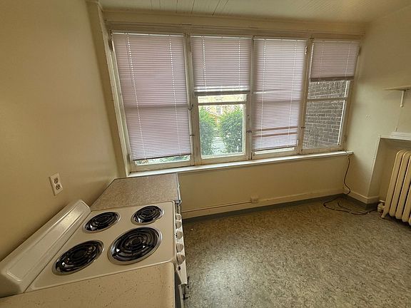 4th image of 126 E Nittany Ave #4-1/2