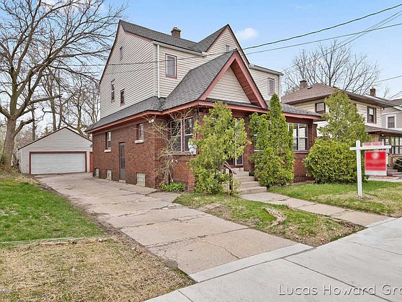 2nd image of 1121 Neland Ave SE