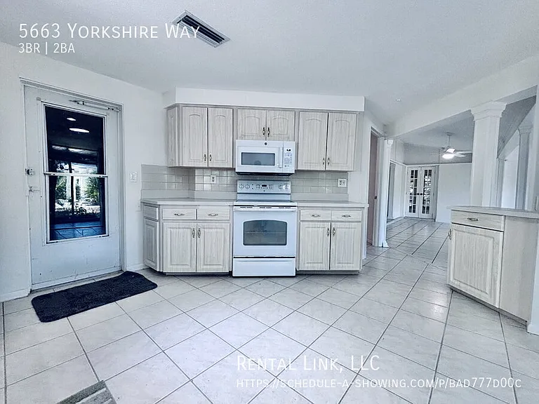 5663 Yorkshire Way — Photo 14