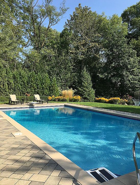 2nd image of 1505 Glenview Rd