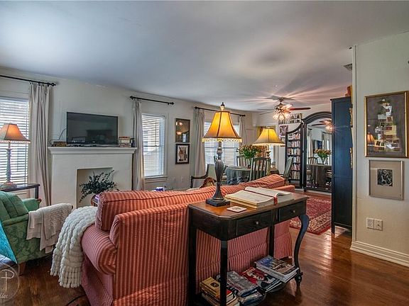 3rd image of 1149 Jeanette St