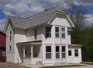 435 S Dewey Ave, Galena, IL 61036