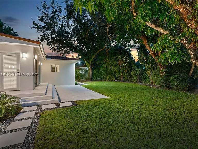 5406 S Le Jeune Rd — Photo 37