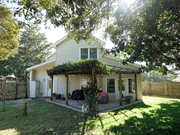 160 Wynnehaven Beach Rd, Mary Esther, FL 32569