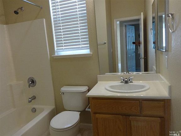 5th image of 1135 Valley Glen Dr