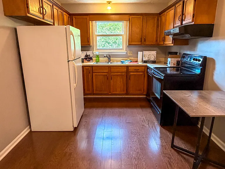 917 Tavistock Pl — Photo 4