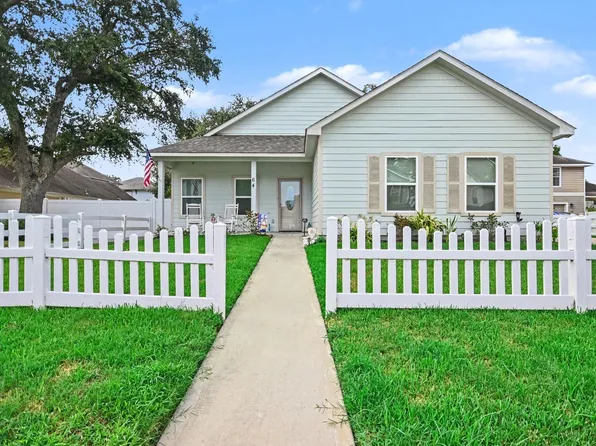 64 Borondo Pnes, La Marque, TX 77568