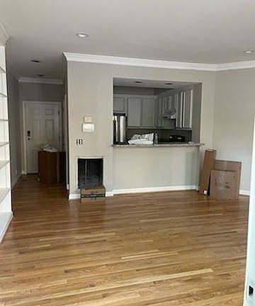 5th image of 2110 Portland Ave APT 102