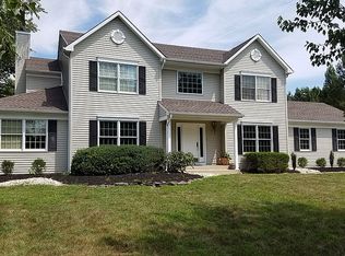6 Ginnie Ln, West Windsor, NJ 08550