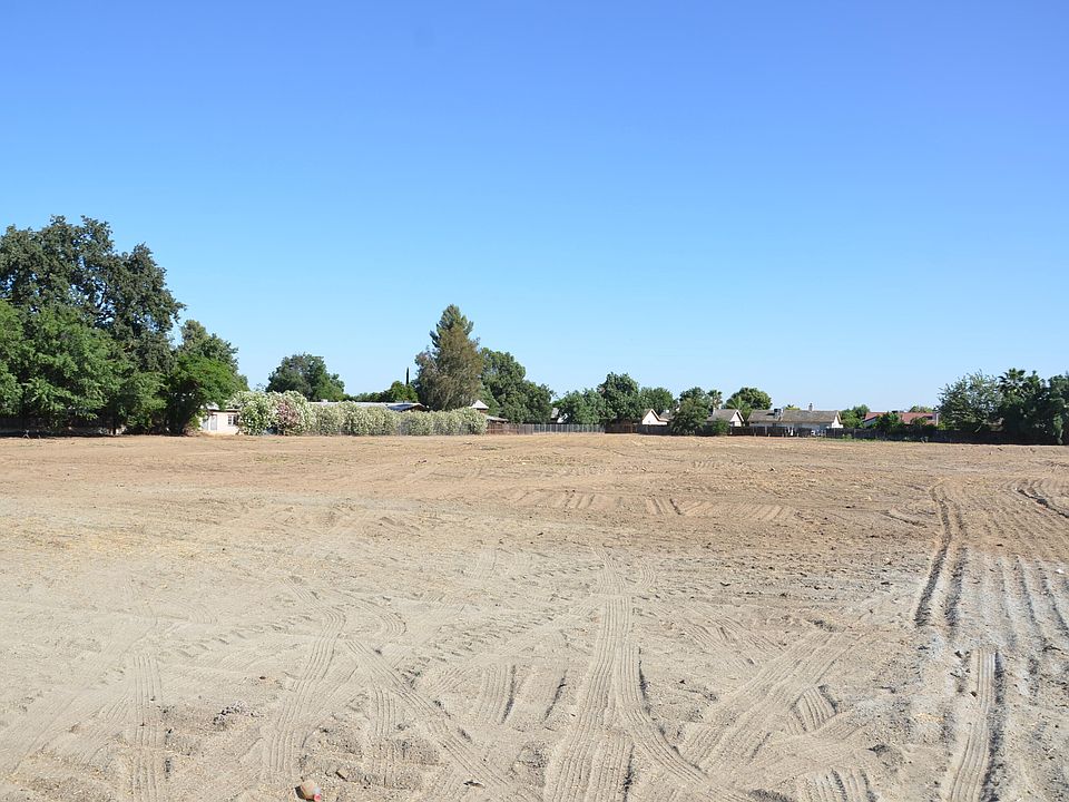 1st image of 1905 E Houston Avenue