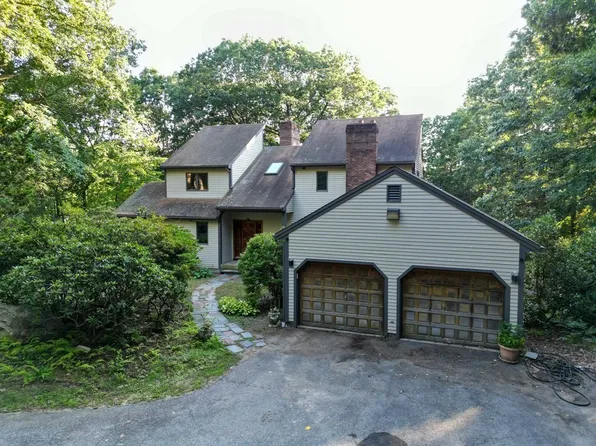 11 Salminen Dr, Leicester, MA 01524