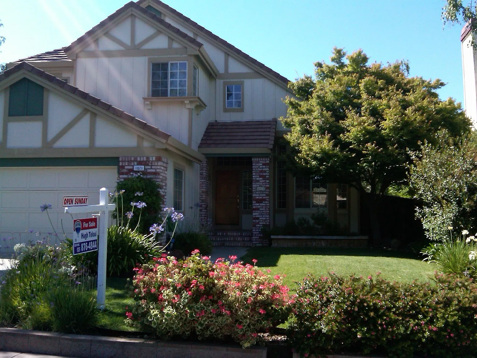 1871 Eagle Peak Ave photo 1