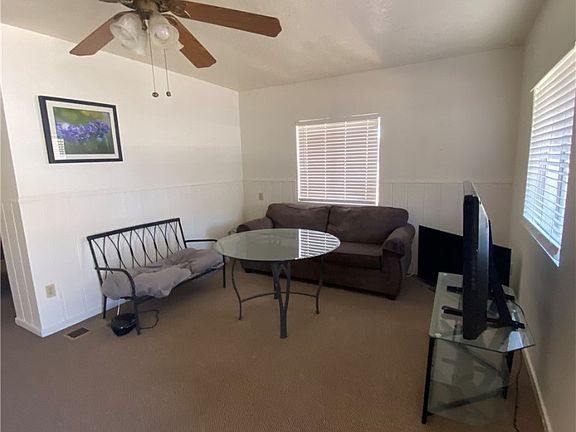 5th image of 512 E Oak Street