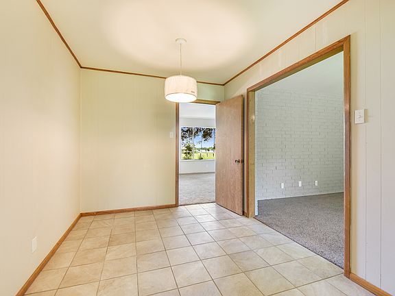 5th image of 3711 Meadowlark Ave