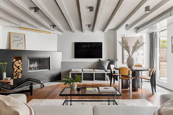 Sold by Compass | media 1