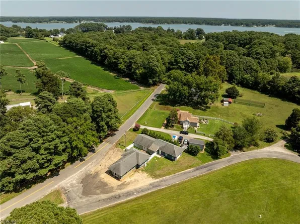 5672 E River Rd, Foster, VA 23056