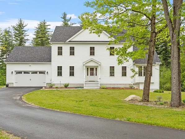 211 W Townsend Rd, Lunenburg, MA 01462