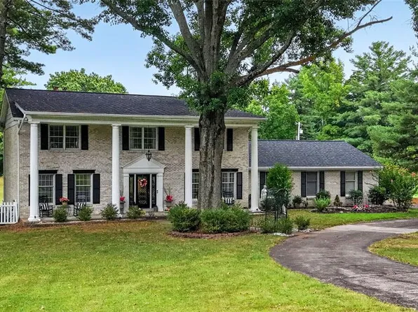 33 Weldon Spring Heights Dr, Saint Charles, MO 63304