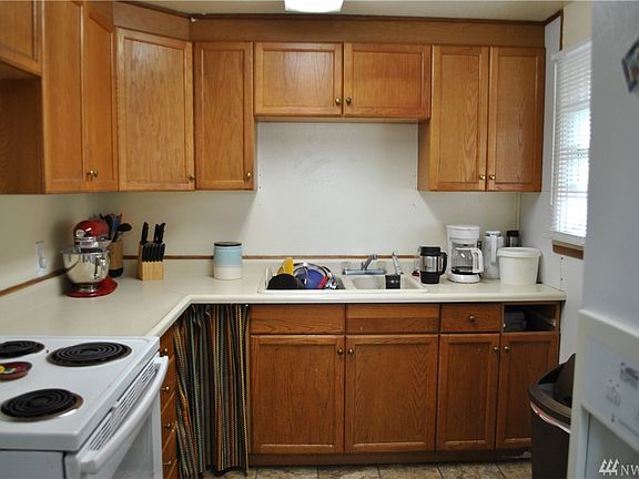 5th image of 304 W Knolls Vista Dr