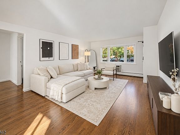 3rd image of 39 Wedgewood Drive #111
