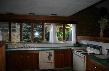 4th image of 1410 Lewis Ave