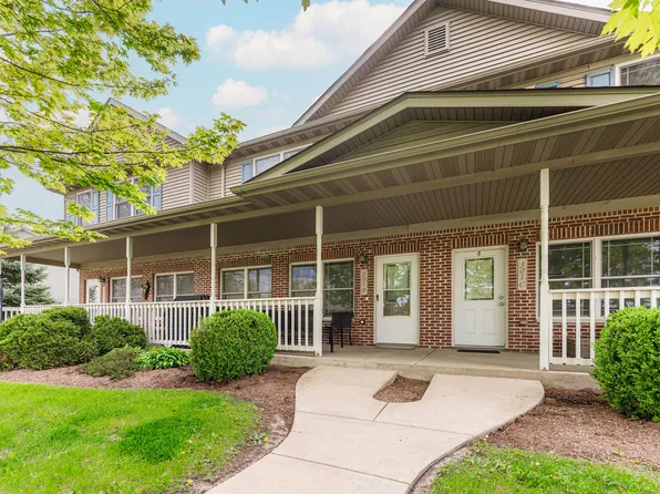 301 Par Five Dr Unit B, Dekalb, IL 60115