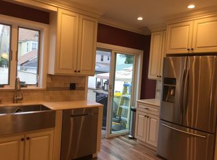 13736 97th St, Ozone Park, NY 11417