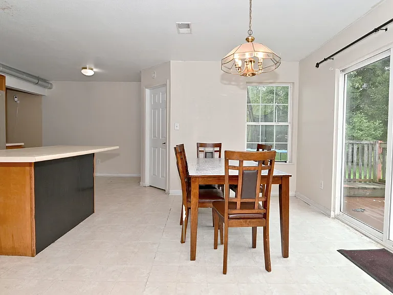 1043 Rentham Ln — Photo 21