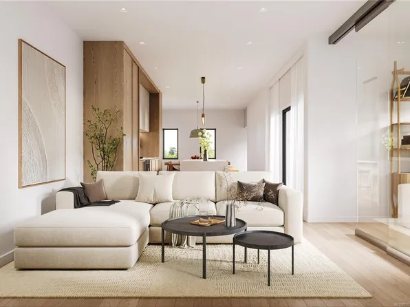 1056 Dunsmuir Rd #1, Esquimalt, BC V9A 5B7