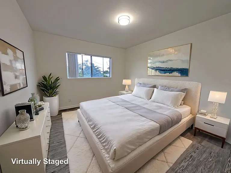 520 N Virgil Ave #8 — Photo 9
