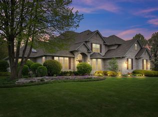 40W434 Triple Oaks Farm Dr, Hampshire, IL 60140