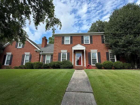 201 Wainsley Pl, Matthews, NC 28105