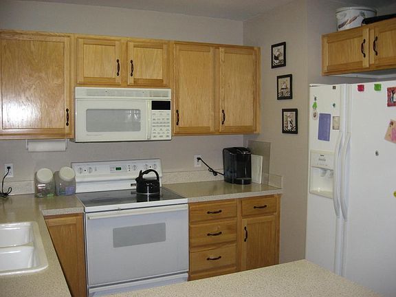 3rd image of 1908 E Windwood Ct