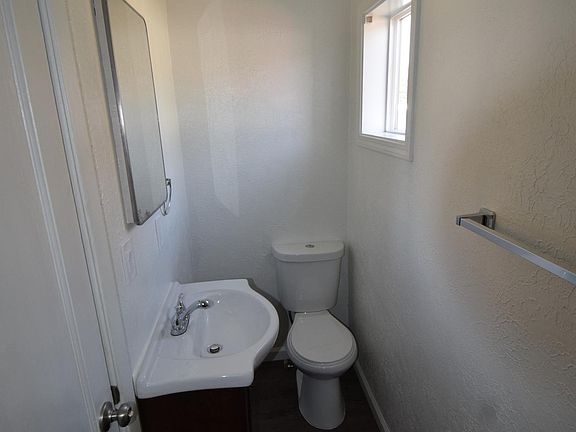 5th image of 111 6th St APT A