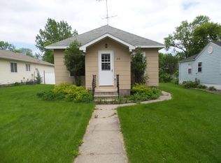208 Astrachan Ave, Volga, SD 57071
