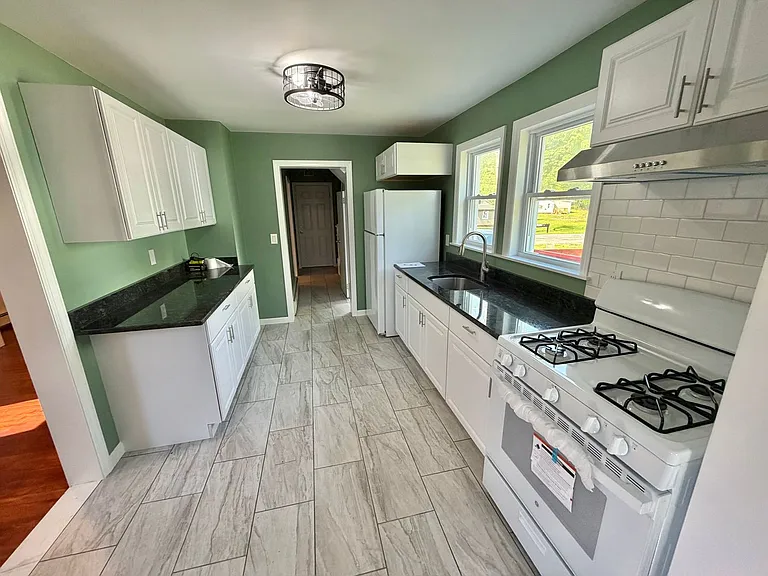 45 Woodcliff Ave — Photo 5