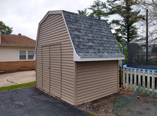 102 W Lincoln St, Roanoke, IL